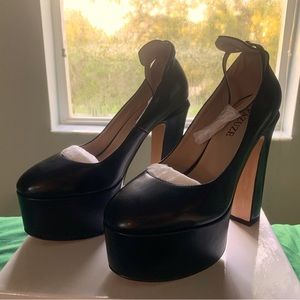 Pazuze 5 inch black chunky heel. Size 7. Unused.